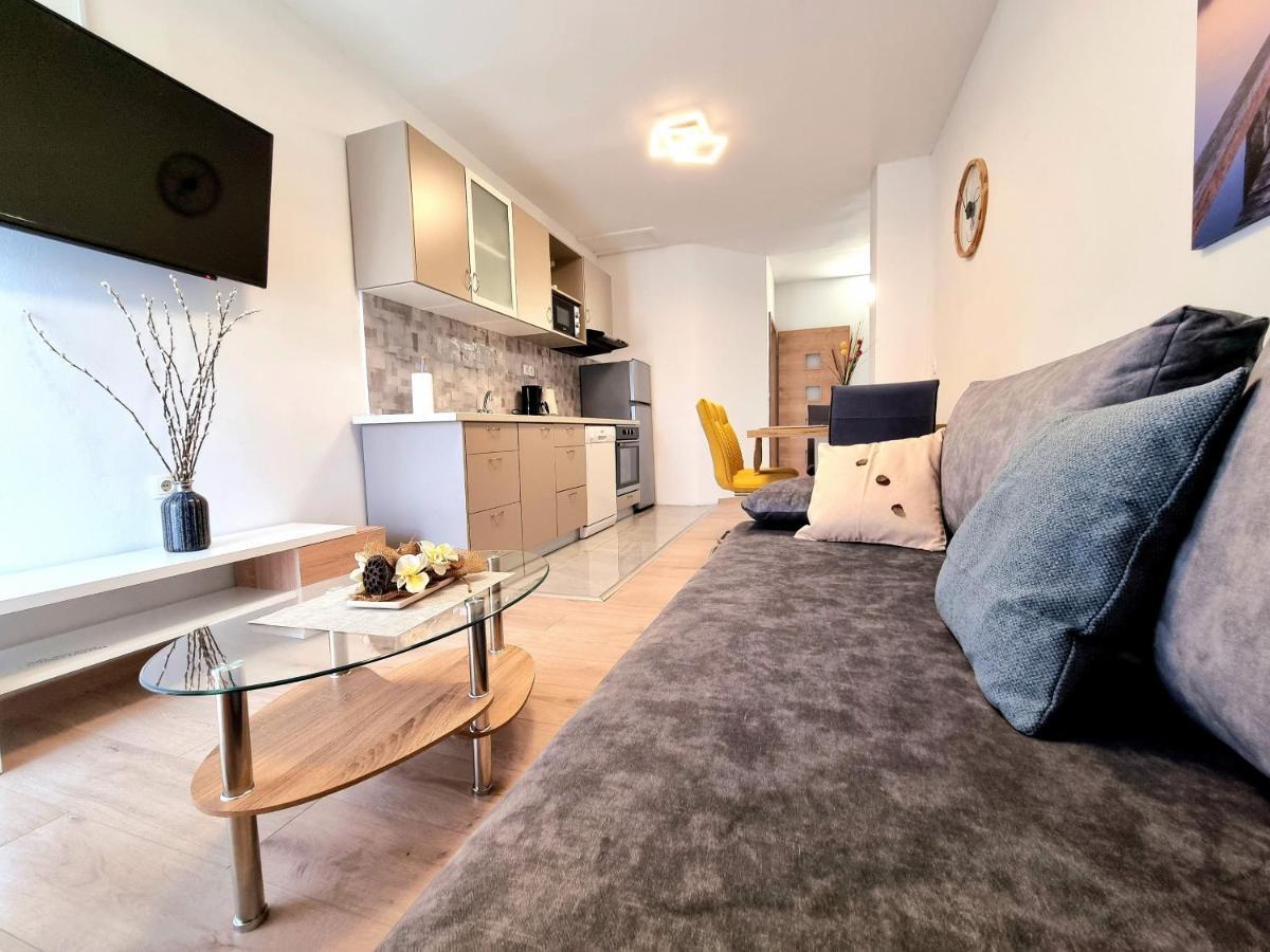 Julia Appartement Biograd Na Moru Buitenkant foto