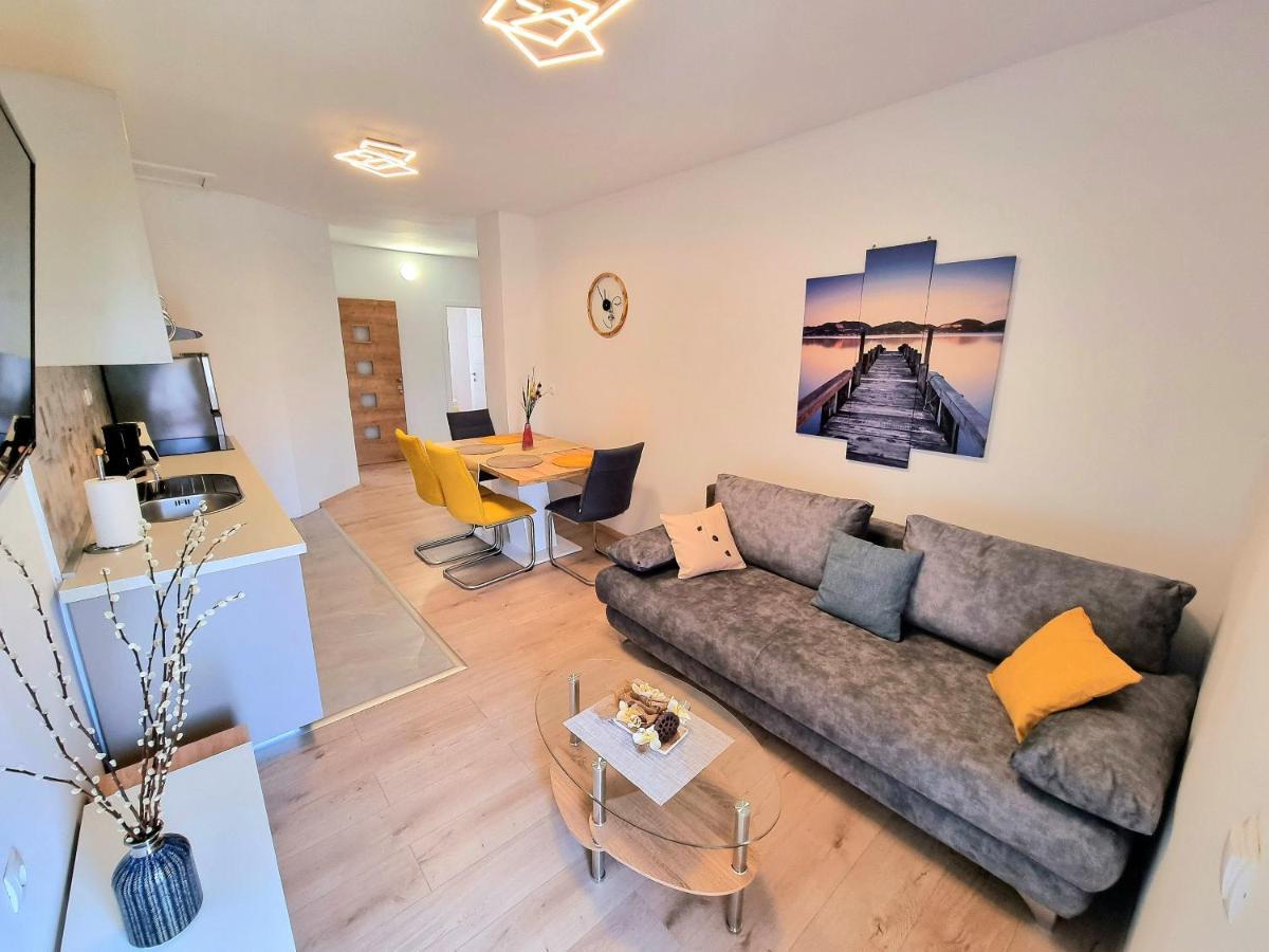 Julia Appartement Biograd Na Moru Buitenkant foto